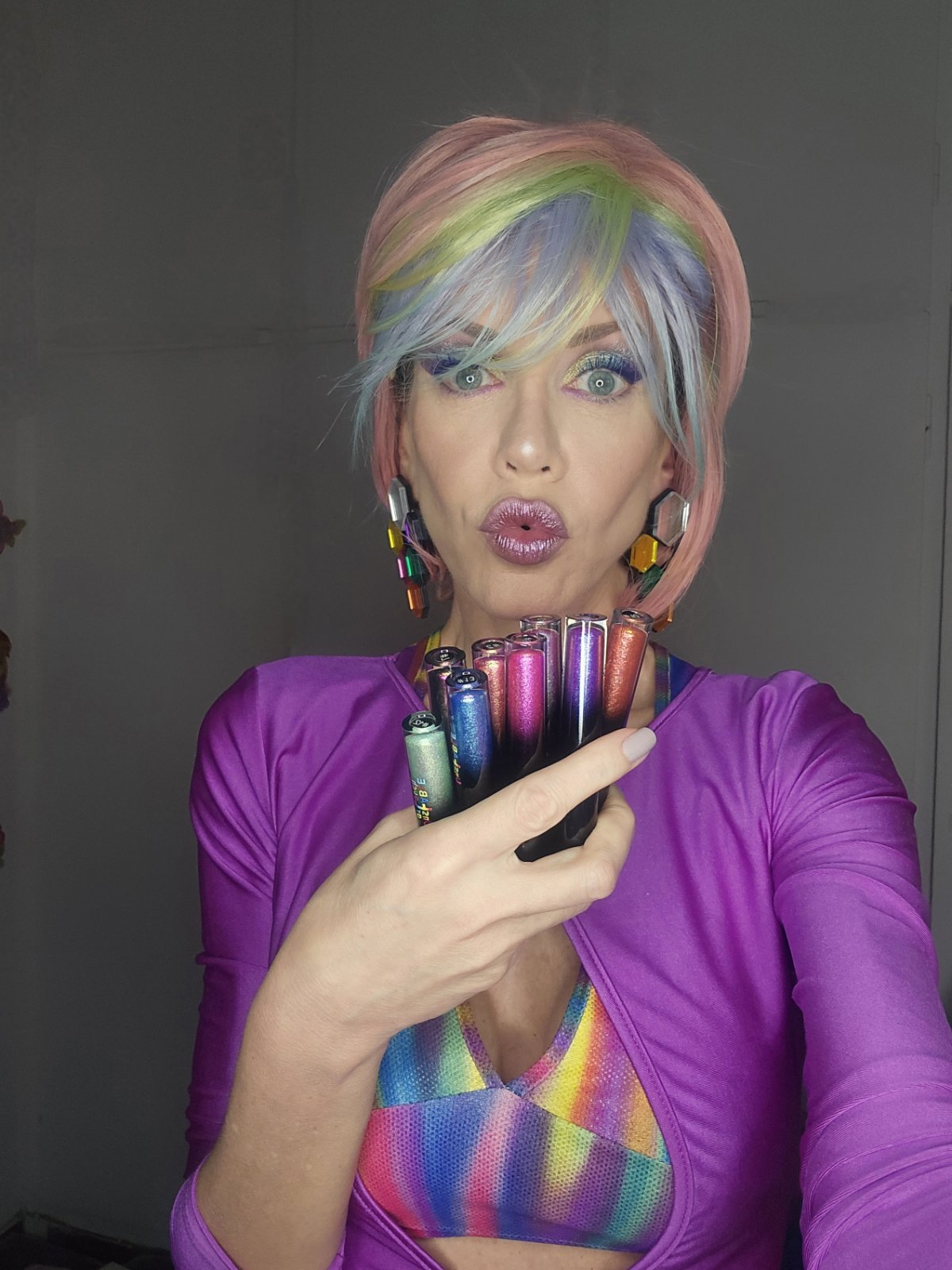 Pastel rainbow wig with UNSTABLE ARTOUCH pigment liners